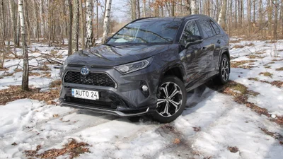 Тест-драйв Toyota RAV4 Plug-In Hybrid в Україні: ціна, огляд