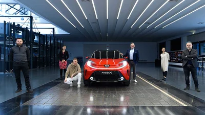 Toyota презентовала красно-черную Aygo X Prologue, созданную только для Европы