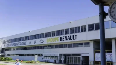 Работники завода Renault бастуют и взяли заложников