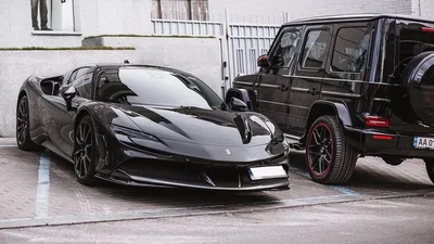 У Києві помітили 1000-сильний Ferrari