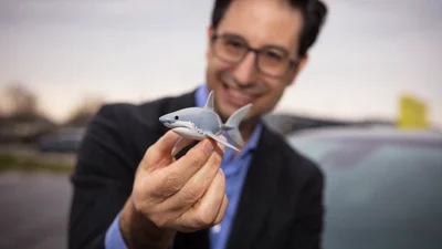 Почему в автомобилях Opel спрятаны акулы