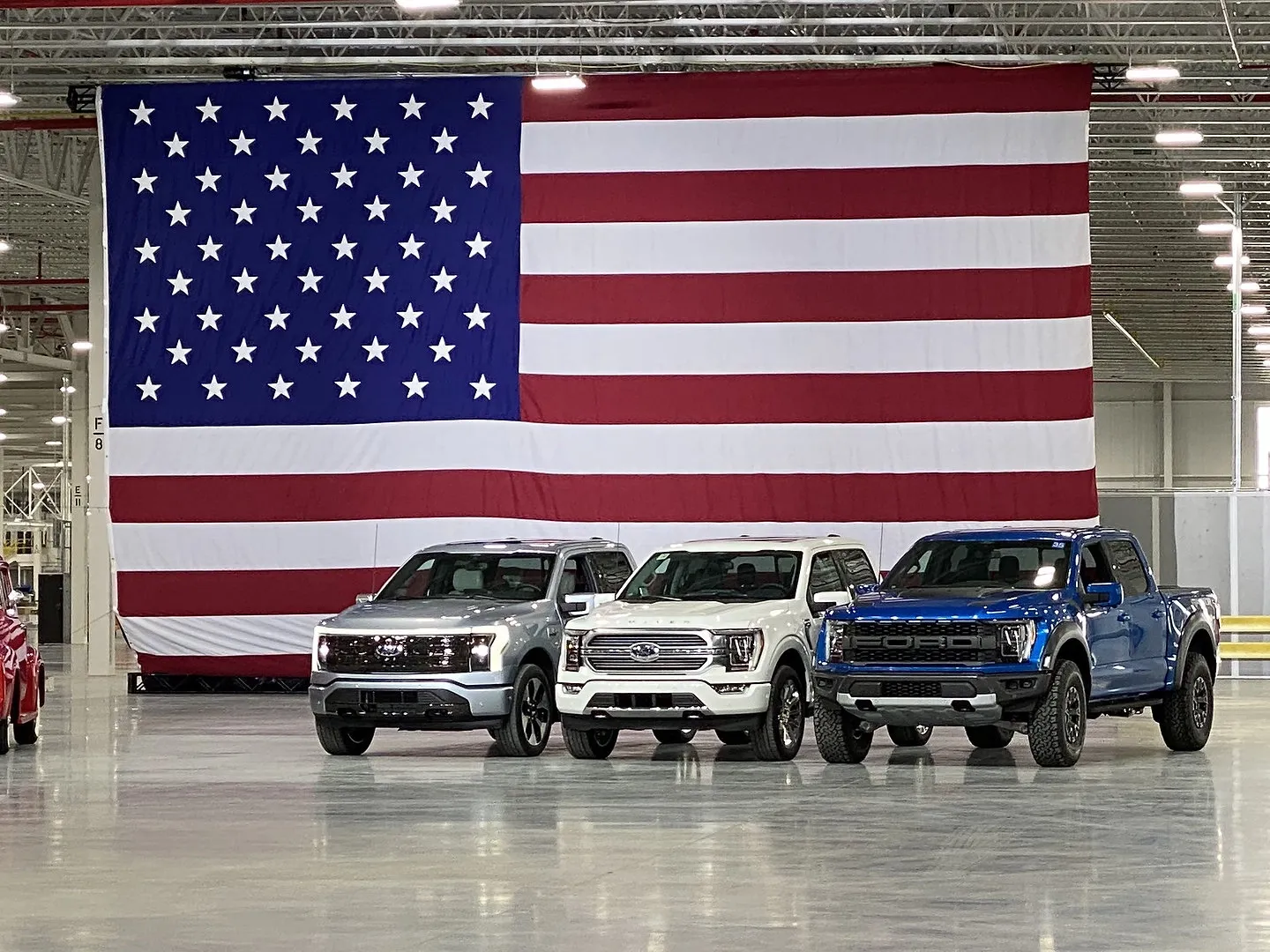 Президент США Джо Байден протестував електричний пікап Ford F-150 Lightning: відео