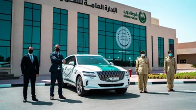 Полиция Дубаи получила новенькие Genesis GV80