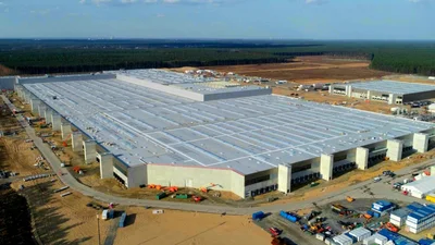 Екстремісти підпалили будівельний майданчик берлінського заводу Tesla