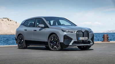 Електричний кросовер BMW iX представлений офіційно