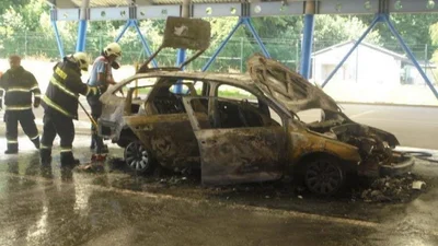 "Євробляхер" спалив машину прямо на українському кордоні