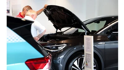 Как выбирать автомобиль в автосалоне: практические советы