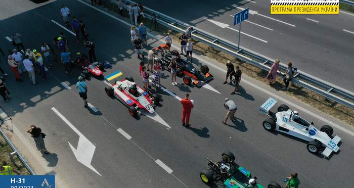 Отремонтированную дорогу Днепр-Решетиловка тестировали болидами 3