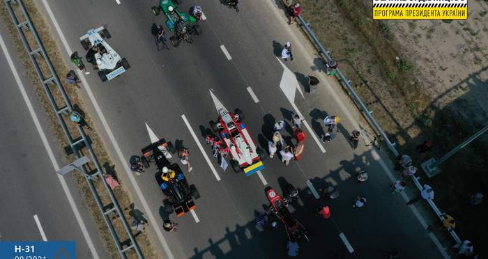 Отремонтированную дорогу Днепр-Решетиловка тестировали болидами 2