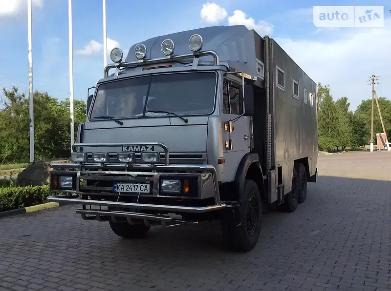 Мобільний дім: три найцікавіших варіанти вживаних автобудинків у продажу в Україні