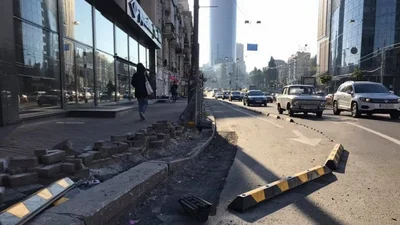 У Києві смуги громадського транспорту будуть відгороджувати пластиковими бортами - 19 жовтня 2021 - Auto24