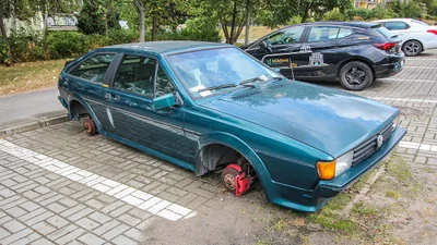 Покинуте авто у дворі – що робити, як залагодити проблему