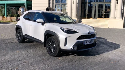 Тест Toyota Yaris Cross 2021: ціна в Україні, характеристики