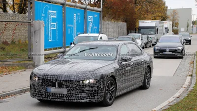 Закамуфльований прототип BMW i7 помітили в компанії Mercedes EQS, Tesla Model Y та XPeng P7 - 25 листопада 2021 - Auto24