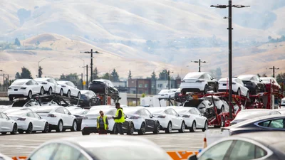 Вживані авто в Україні в 2021: звідки привозять, де продають