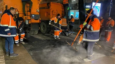 У центрі столиці оперативно відремонтували провал асфальту - 13 грудня 2021 - Auto24