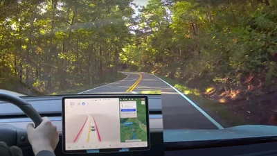 Найповнішу версію автопілота Tesla перевірили на найскаліднішій дорозі США: відео
