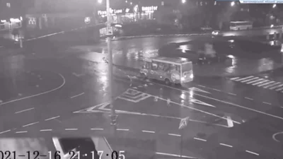 У Житомирі сталось дві містичних ДТП: відео - 21 грудня 2021 - Auto24