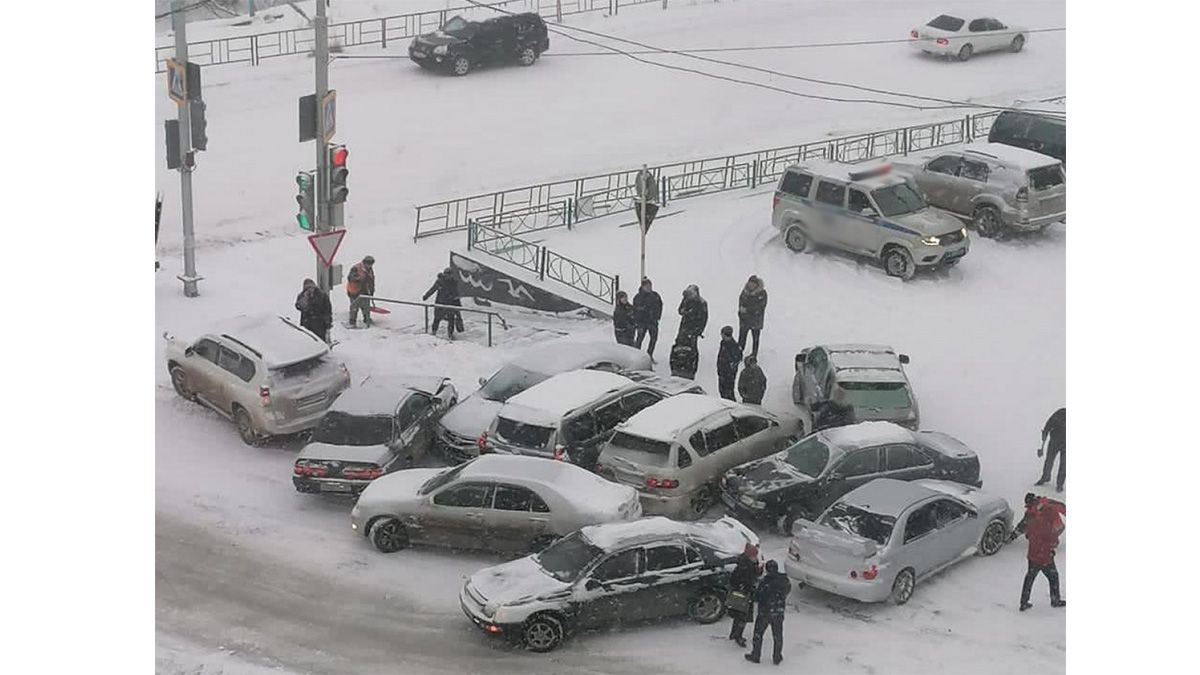 Как ехать на авто в гололед в плотном потоке: правила, советы