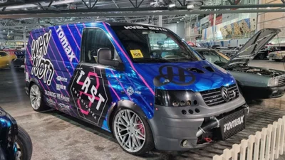 Фургон Volkswagen T5 Transporter перетворили на дріфт-кар: відео - 10 січня 2022 - Auto24
