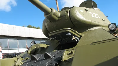 Ретротема: причеп Скіф, трактори, дорожні знаки, танки