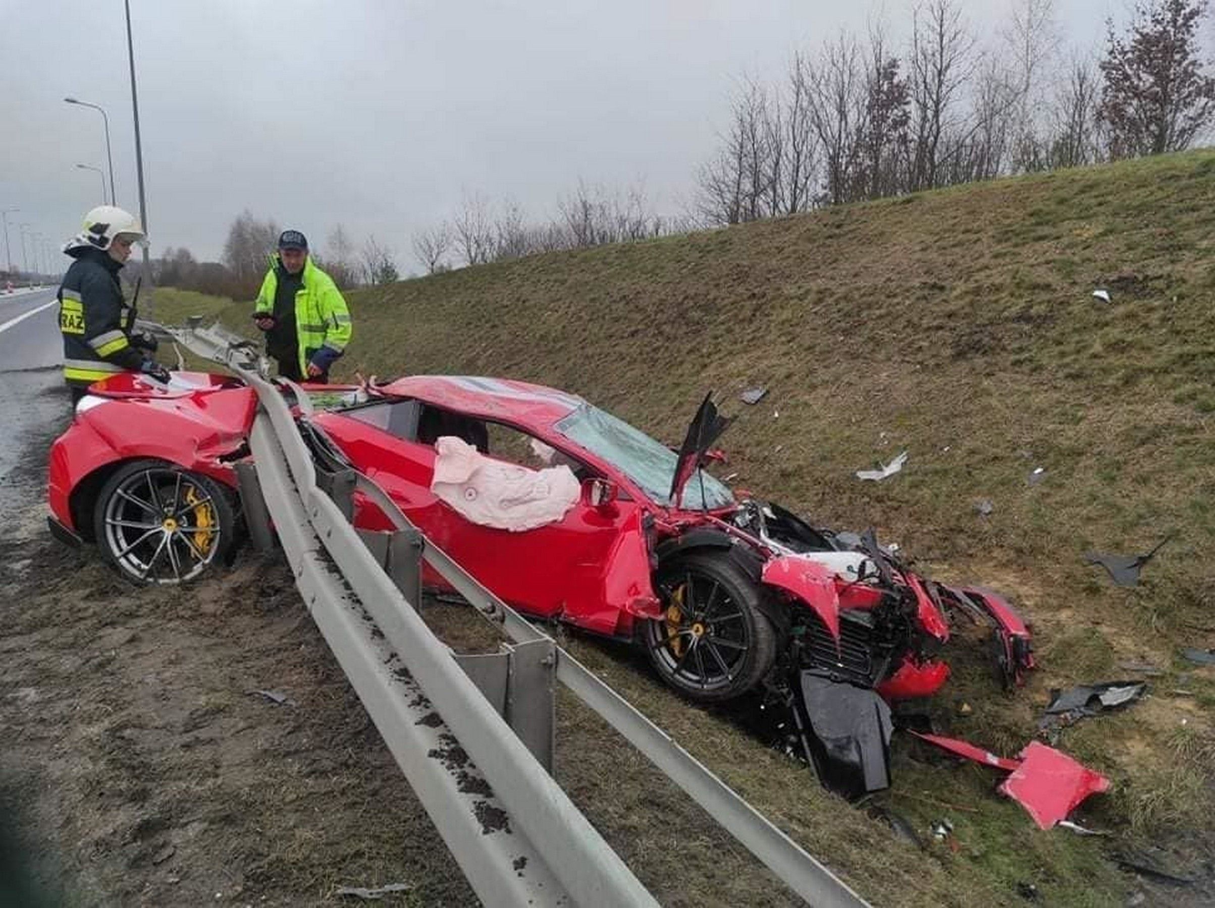 В Польше вдребезги разбили Ferrari 488 Pista