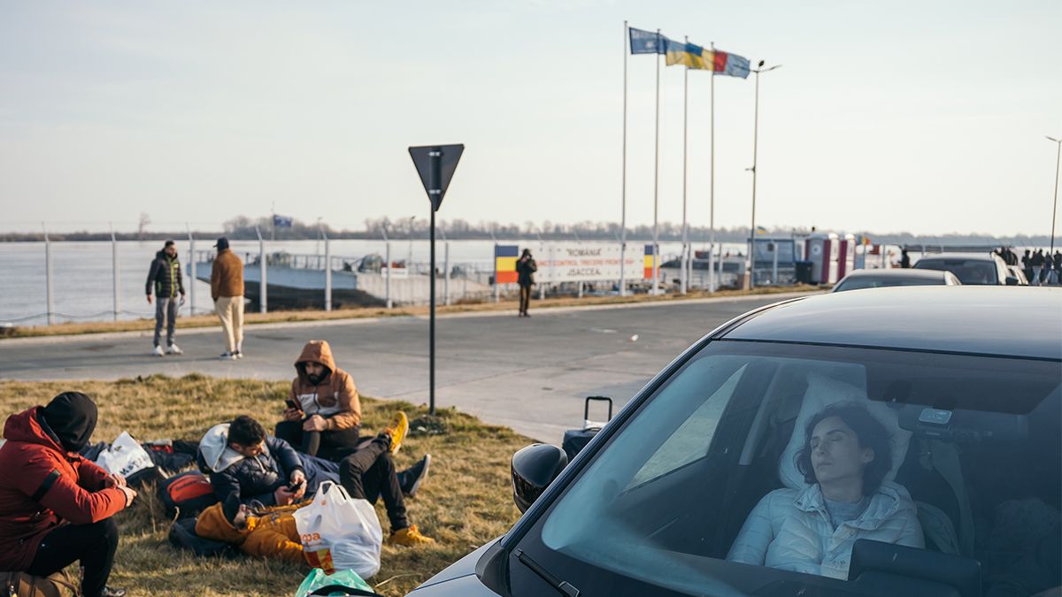 Как безопасно переночевать в автомобиле во время эвакуации - 8 марта 2022 -  Auto24