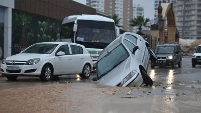 Дороги війни: що робити, якщо ваше авто влетіло у яму