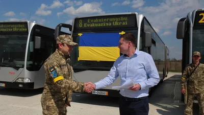 Немецкие предприниматели передали 9 автобусов для нужд ВСУ