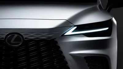 Абсолютно новий Lexus RX представлять вже за кілька днів: перше фото