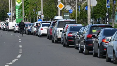 Ситуація з пальним у столиці: черги на АЗС поступово зменшуються - 15 червня 2022 - Auto24