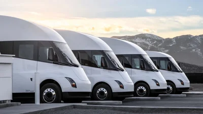 Электрогрузовики Tesla Semi серийно выпустят уже в этом году - 10 августа 2022 - Auto24
