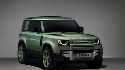Land Rover випустив лімітовану версію Defender у "мілітарному" кольорі