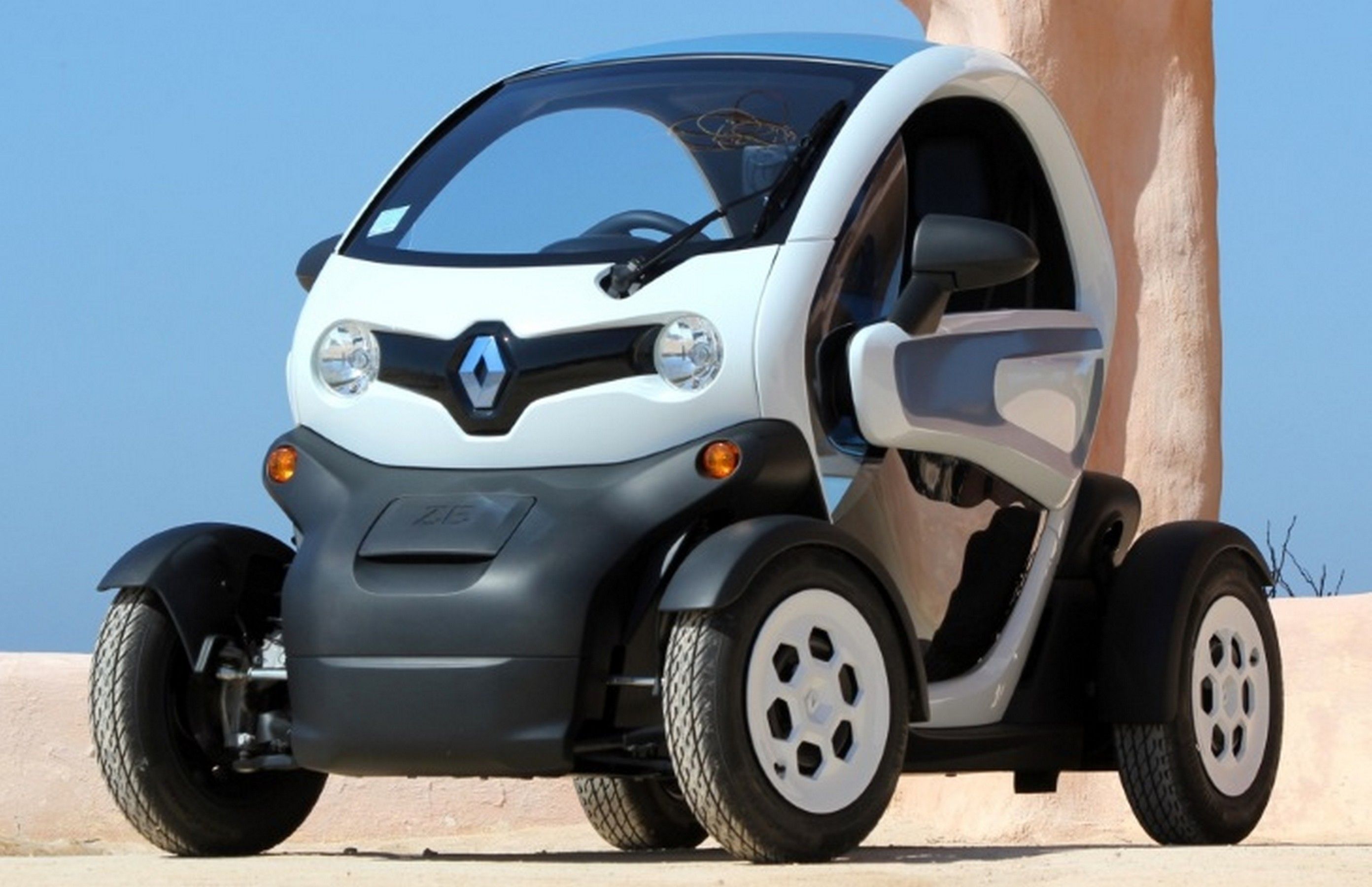 Электромобиль одноместный. Электромобиль Рено Твизи. Renault Twizy 2016. Рено Твизи 2020. Рено Твизи 2012.