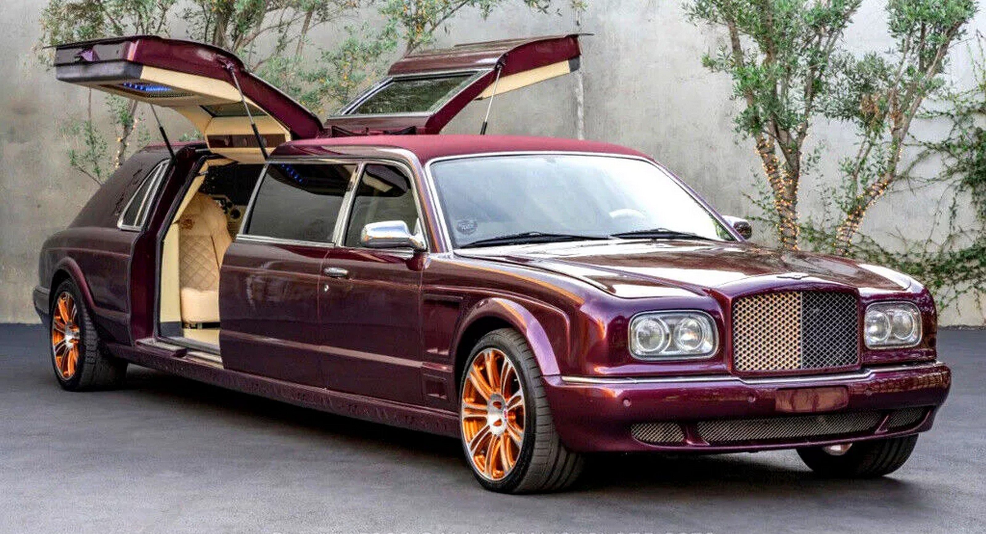 Бентли лимузин. Bentley Arnage. Bentley Arnage Limousine. Бентли Арнаж 2022. Bentley Bentayga лимузин.