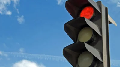 Проїзд на червоне світло обійшовся водієві в 600 тисяч гривень 