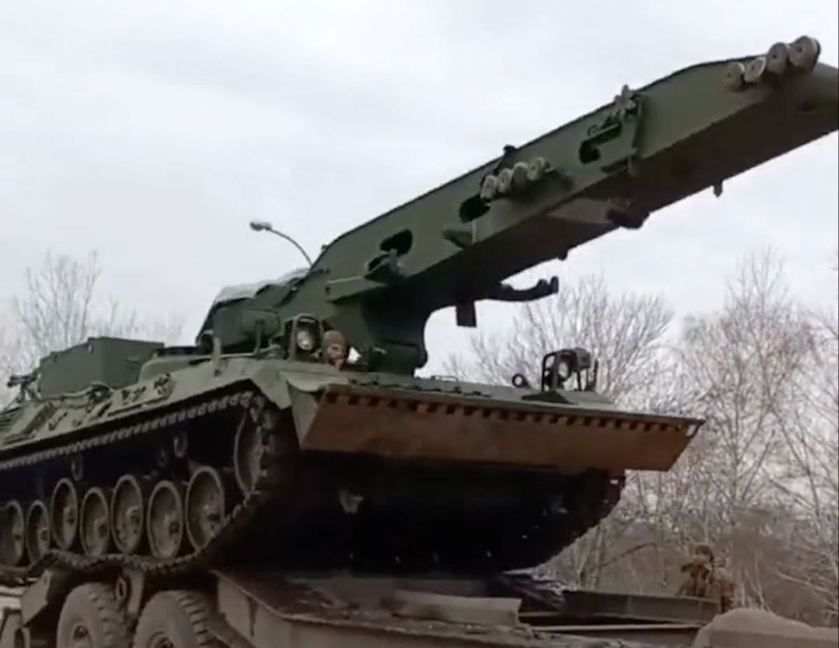 Немецкие мостоукладочные машины Biber на шасси танка Leopard 1: видео -  Auto24