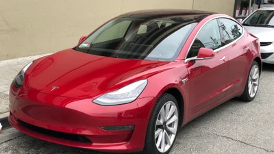 Электромобили Tesla обесцениваются быстрее традиционных авто