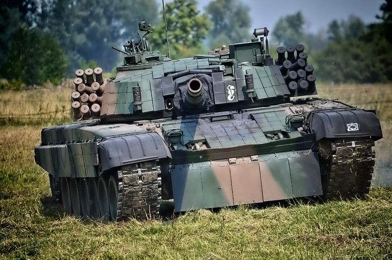 Польща передасть нам 30 танків PT-91 Twardy. Що це за машина, характеристики (ФОТО) 1