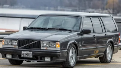 Тюнінгований універсал Volvo 740 відомого актора виставили на аукціон