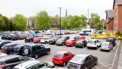 Какой средний возраст авто в Украине и Европе: диаграмма