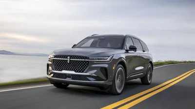 Lincoln Nautilus отримав екран діагоналлю 122 сантиметра