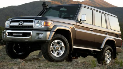 Toyota Land Cruiser 70 получит современный 2,8-литровый дизель и автомат