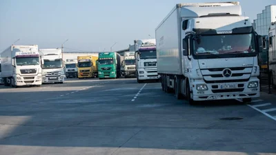 Грузовики снова могут ехать в Польшу через Ягодин