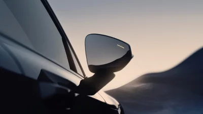 Volvo EX30 попереджатиме про байкера перед відчинненям дверей