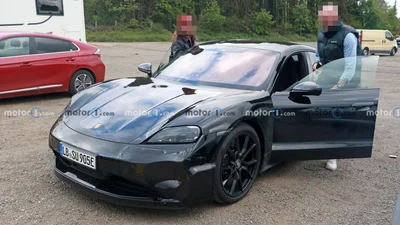 Porsche тестує оновлений Taycan