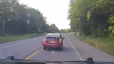 Поліцейські наздоганяли Toyota Prius: відео події