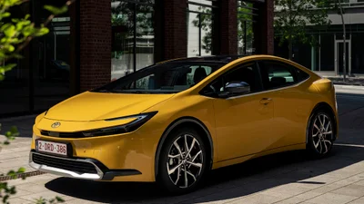 Toyota представила європейський Prius Plug-in Hybrid