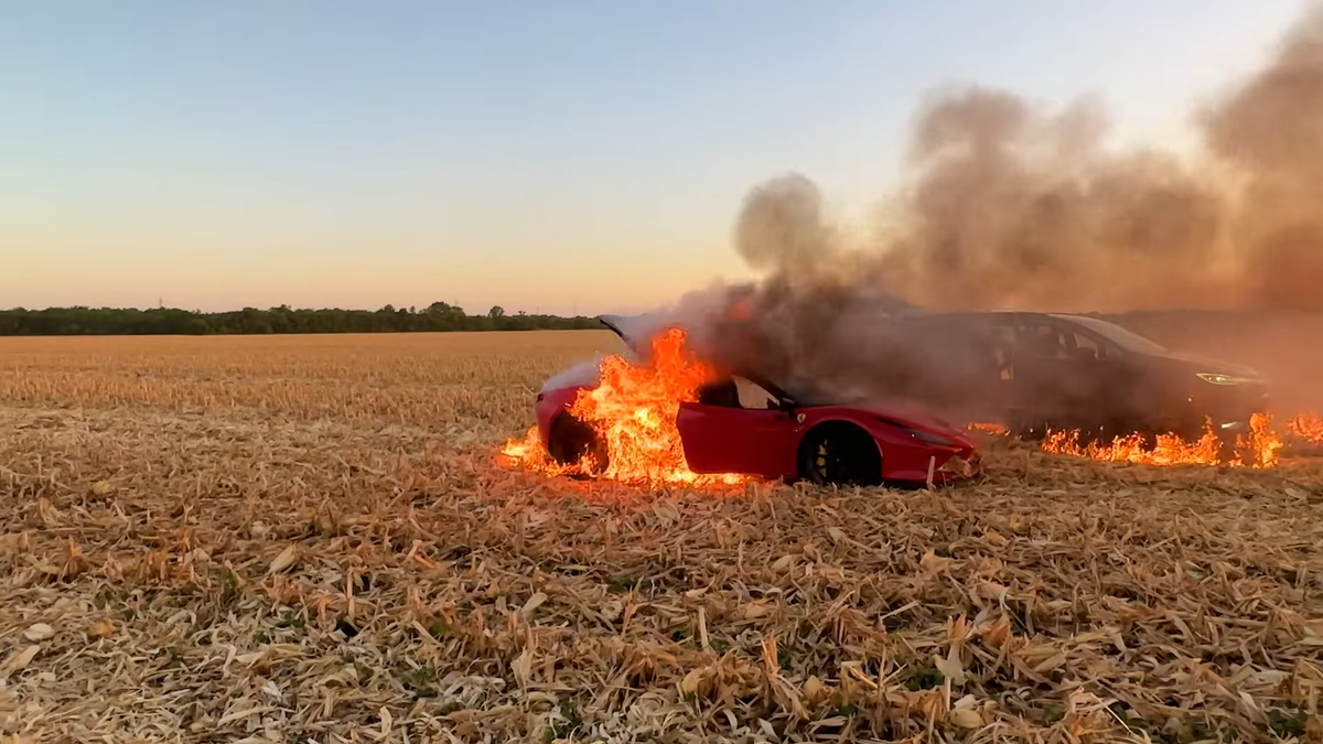 Блогер сжег свою Ferrari: видео - Auto24