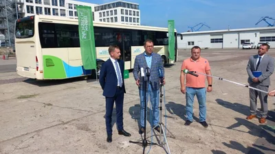 Німеччина подарувала Миколаєву автобус - Auto24